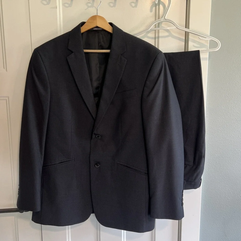 Kenneth Cole Reaction 2pc Dark Gray Suit Men's 42R 36x30